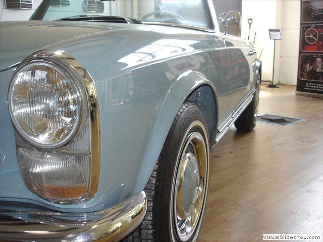 Mercedes 230 SL Pagode blau 23 DSC04069