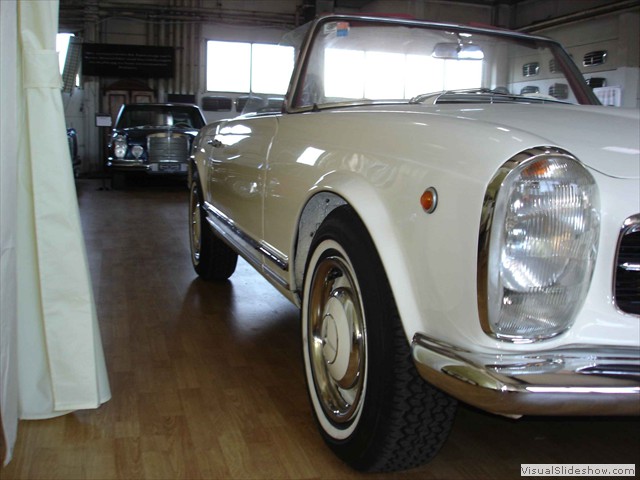 Mercedes 230 SL Pagode weiss DSC04192