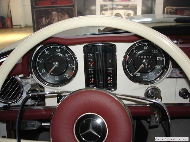 Mercedes 230 SL Pagode weiss DSC04201